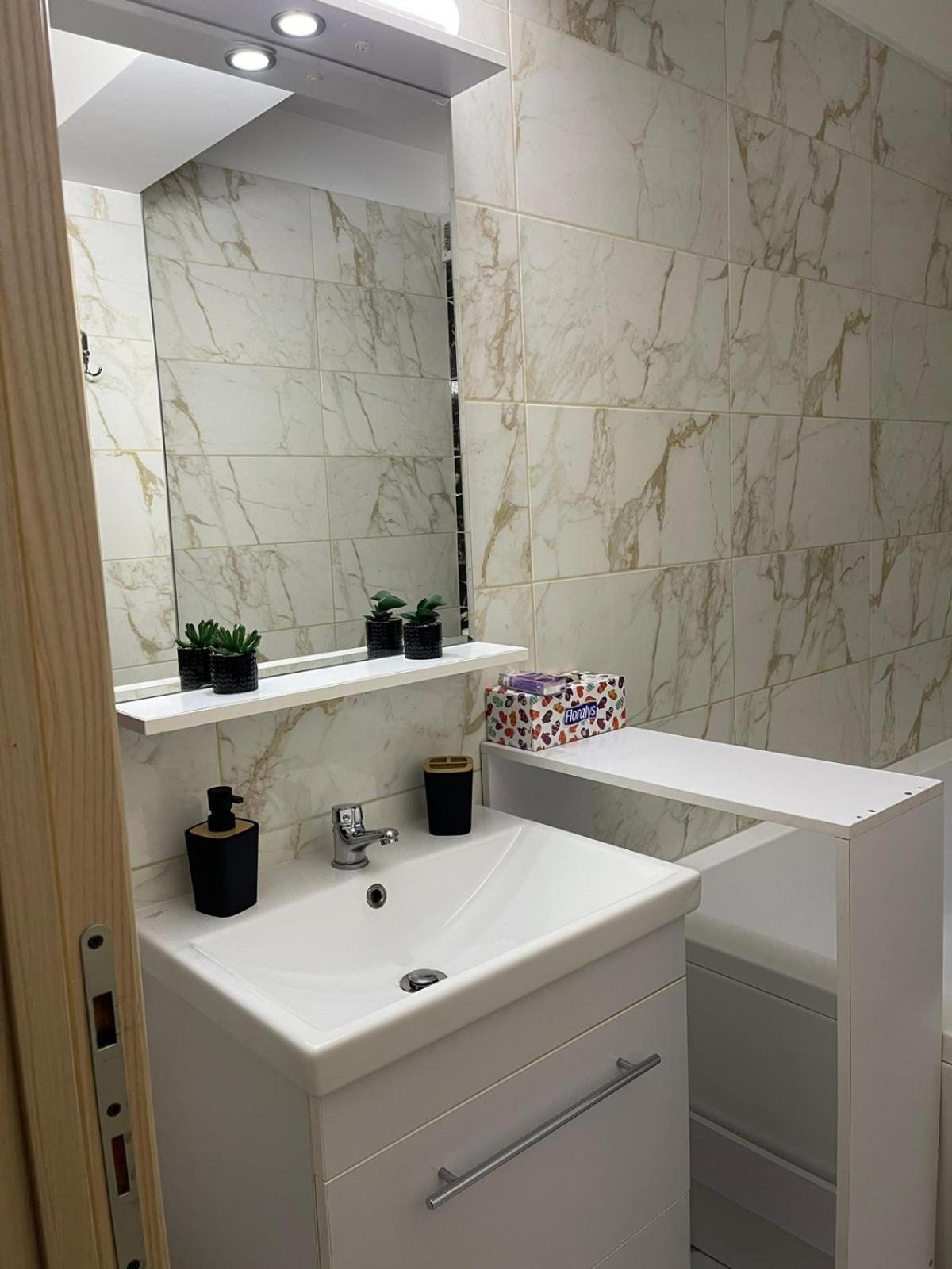 Urban Nest- Apartament Cu 2 Camere, Aproape De Iulius Mall ยาช ภายนอก รูปภาพ