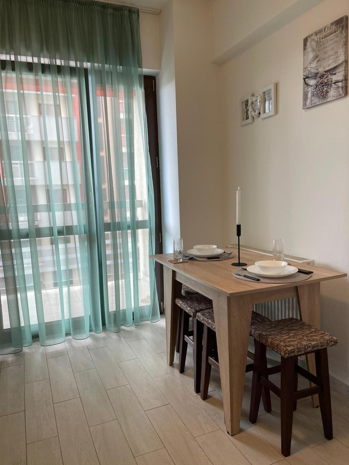 Urban Nest- Apartament Cu 2 Camere, Aproape De Iulius Mall ยาช ภายนอก รูปภาพ