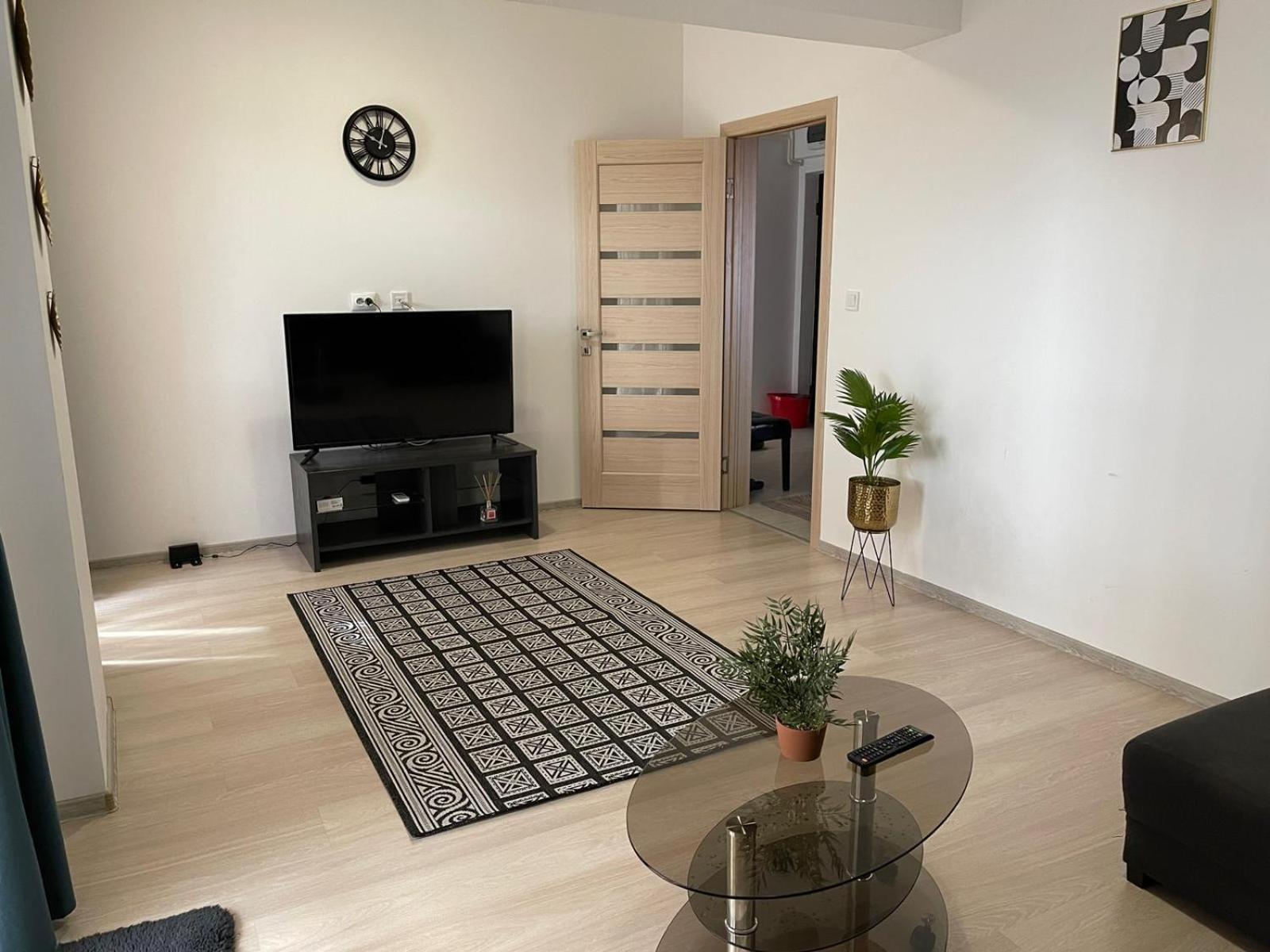 Urban Nest- Apartament Cu 2 Camere, Aproape De Iulius Mall ยาช ภายนอก รูปภาพ